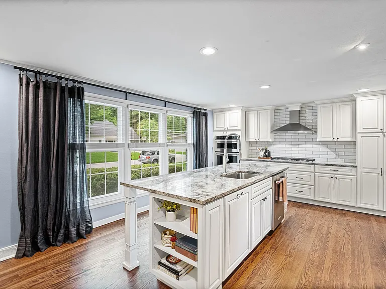 8345 Reinhardt St — Photo 4