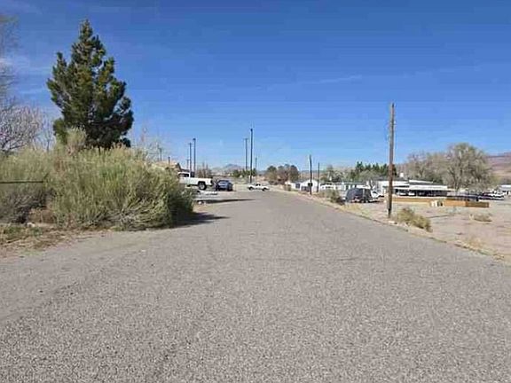 Exterior Neighborhood (street photo)