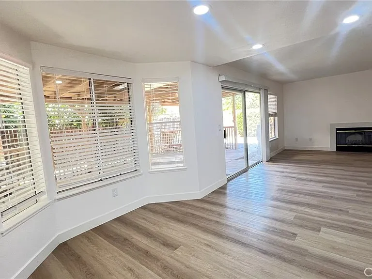 26062 Reynolds St — Photo 11