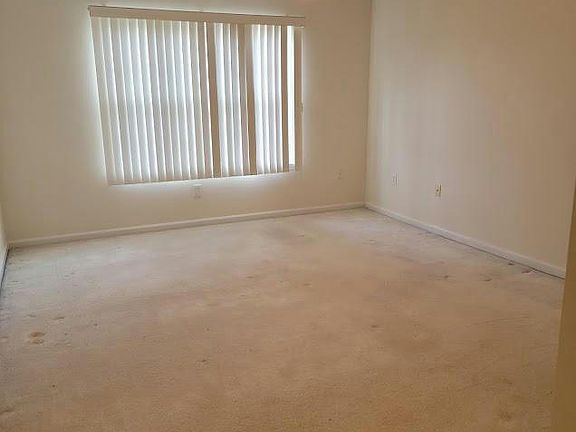 5th image of 15 Avenrowe Ct