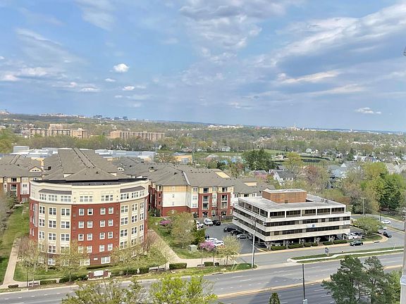 4th image of 3701 S George Mason Dr Unit 1409N