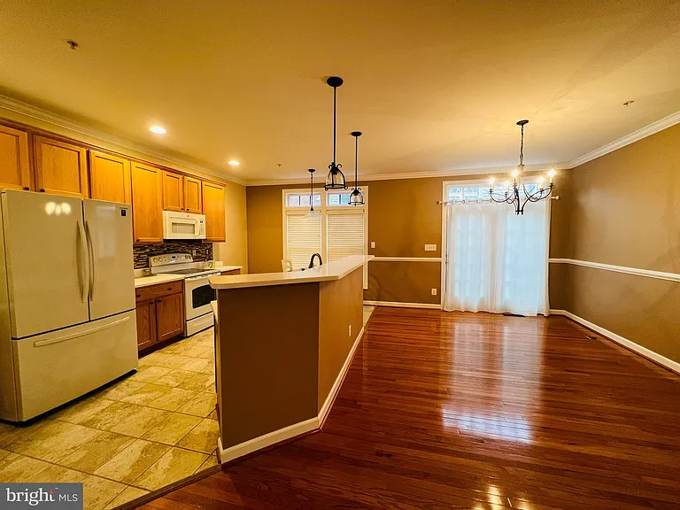 10631 Sandown Way — Photo 4