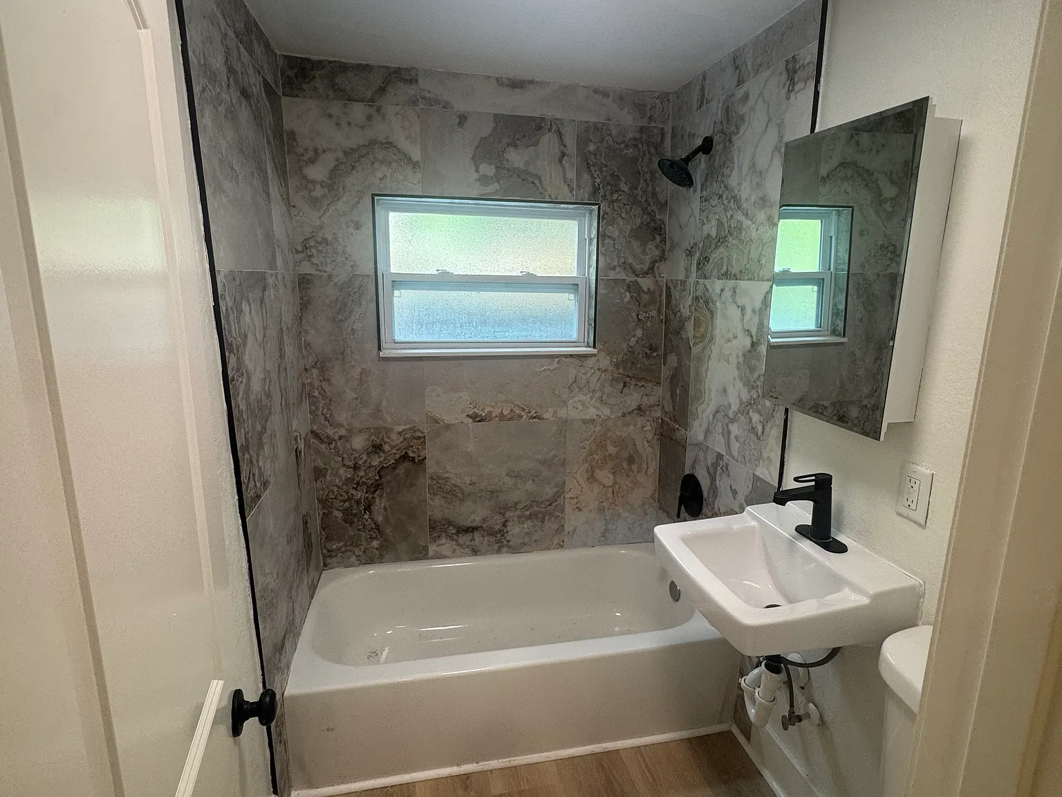 2 bed, 625 sqft, $850 — Photo 2