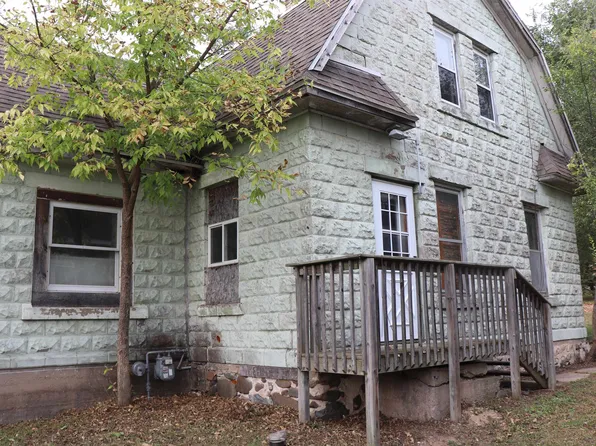 225 W Logan St, Endeavor, WI 53930