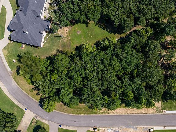 2nd image of 5910 Brush Creek Loop
