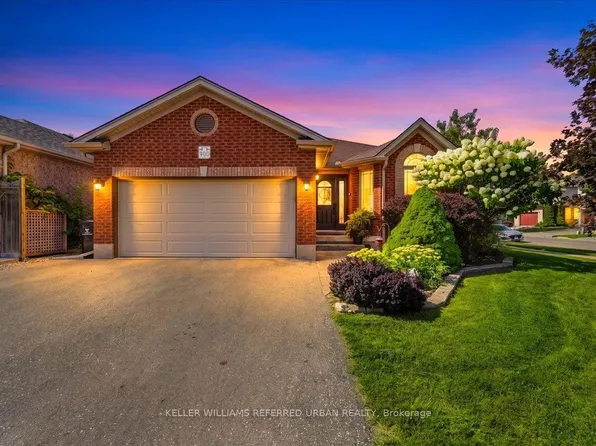 900 Keewatin Pl, Kitchener, ON N2B 3W4
