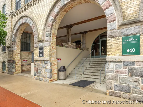 940 Monroe Ave NW Unit 528, Grand Rapids, MI 49503