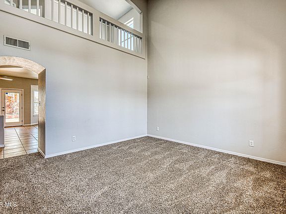 4th image of 1085 Amanda St