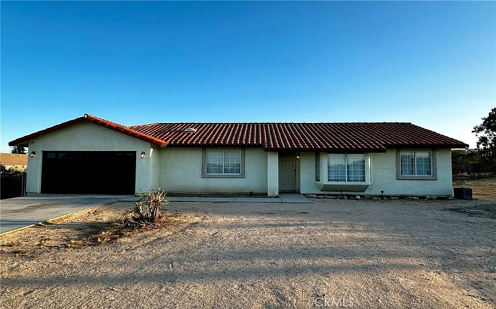 3 bed, 1470 sqft, $2,400 — Photo 2