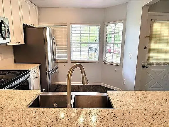 48 Kings Colony Ct #48 — Photo 4