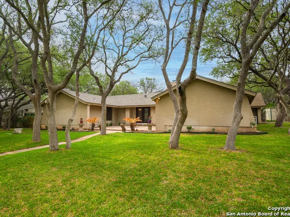 116 Northoak Dr, Hollywood Park, TX 78232