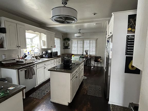 3rd image of 3741 6th Ave