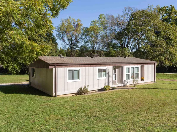 322 S 2nd St, Chandler, IN 47610