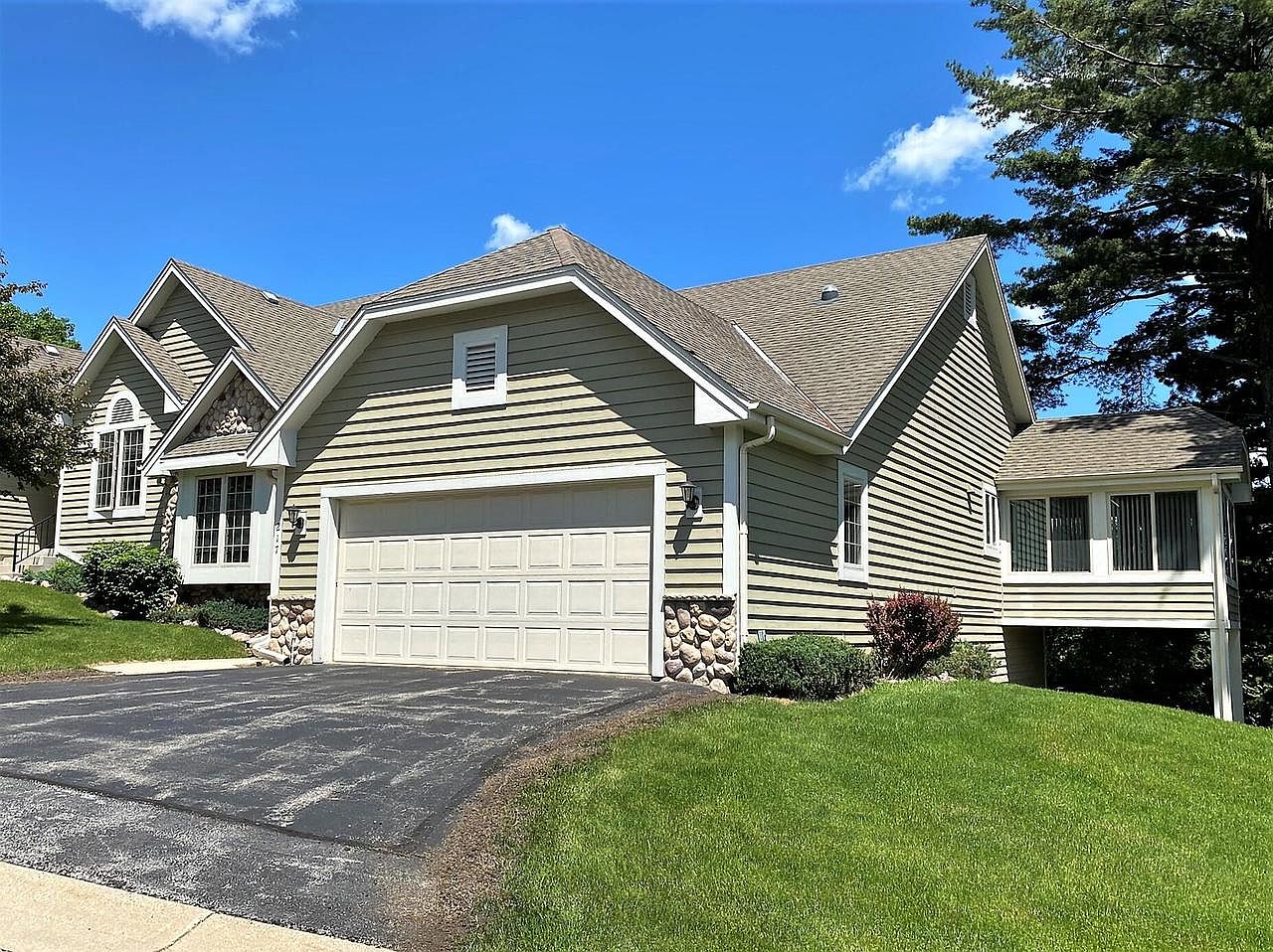 217 Endfield Cir, Waukesha, WI 53186 Zillow