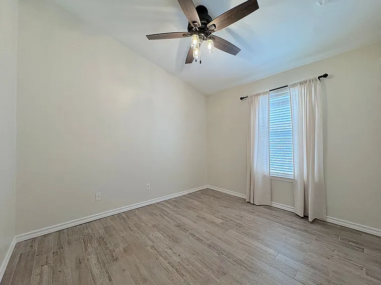 848 Sunset Park Dr — Photo 23