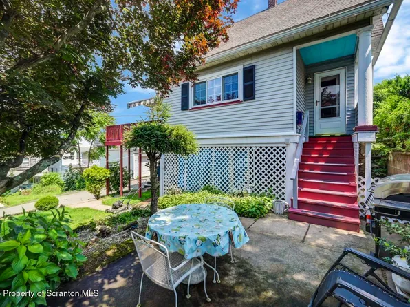 917 Willow St, Scranton, PA 18505
