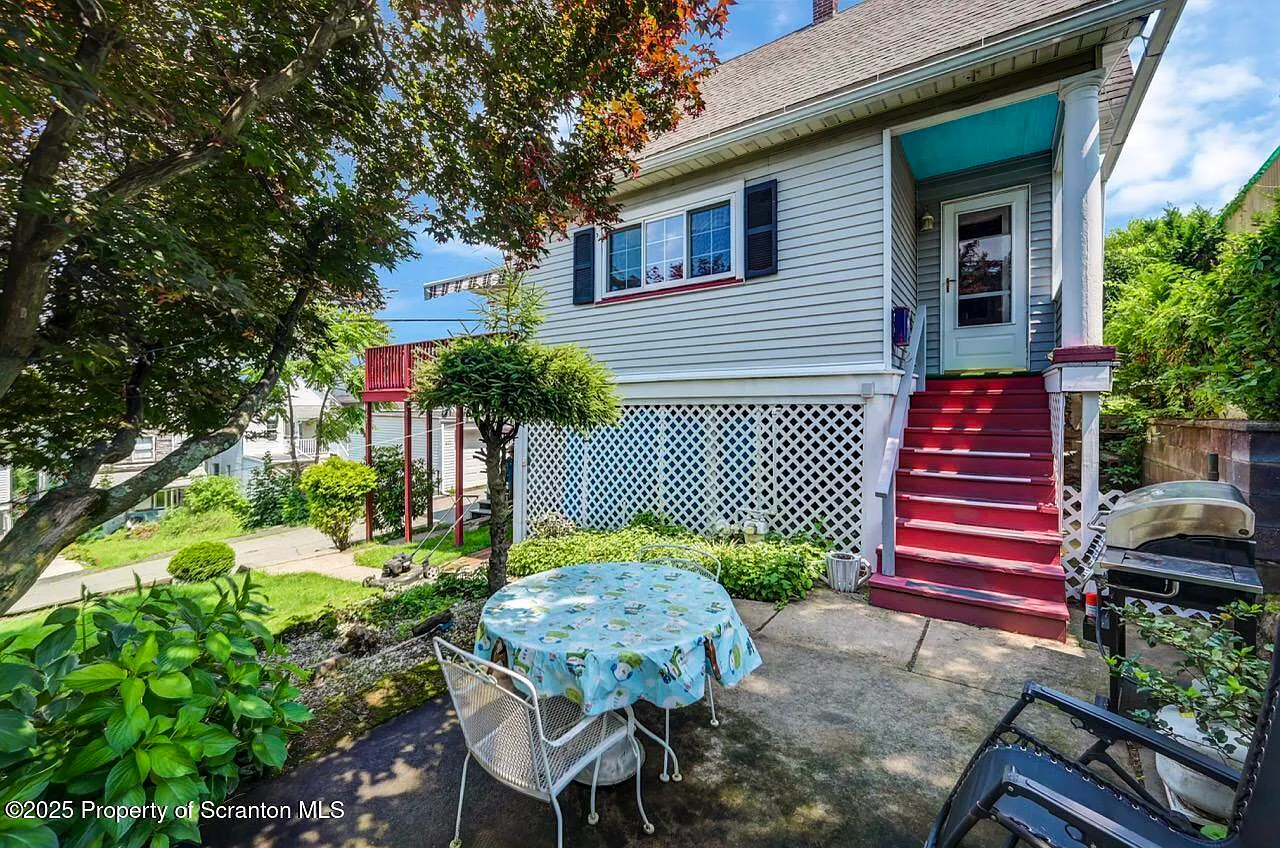 917 Willow St photo 1