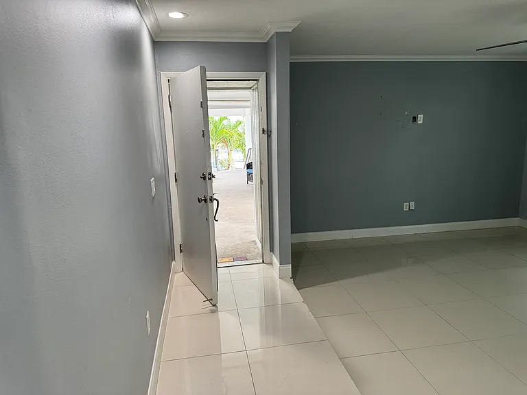 311 Island Way #201 — Photo 7