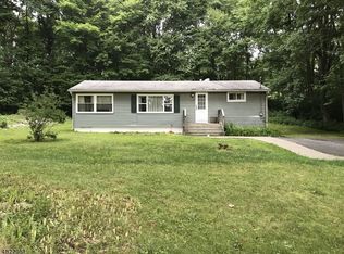 912 Curving Ln, Newton, NJ 07860