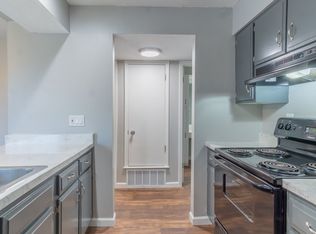 2021 NE Russell Rd #101, Kansas City, MO 64116