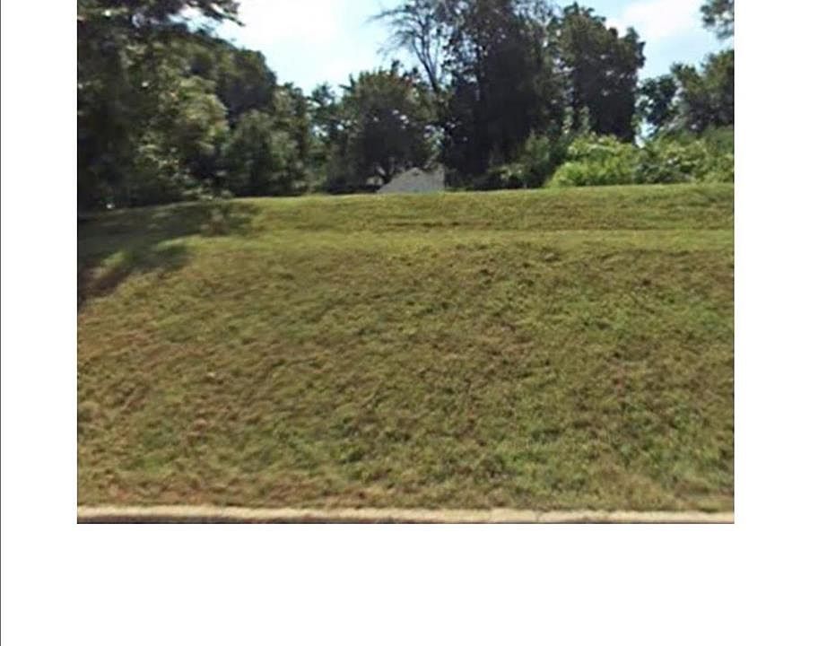 1st image of 1052 Vine St