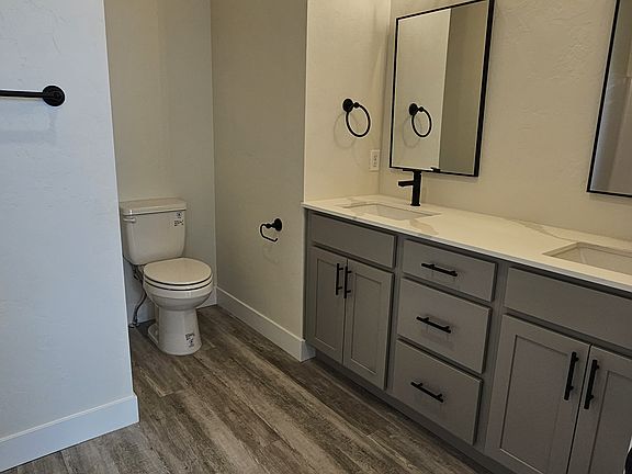 3rd image of 2461 Park Vista St #A