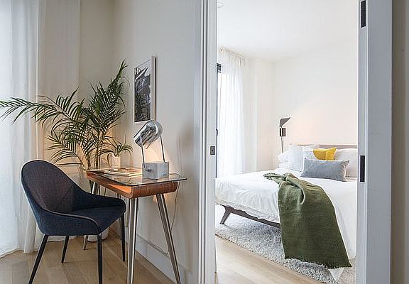 4th image of 250 Gold St #807