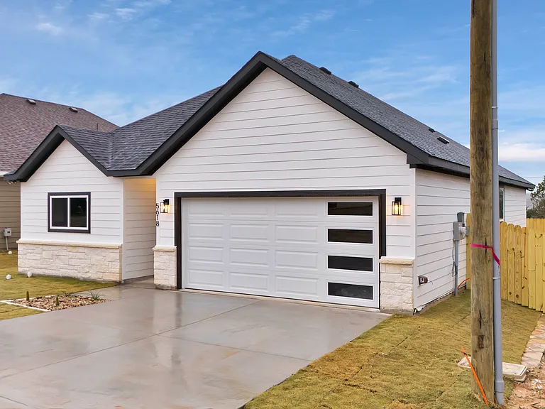 5618 Barkridge Dr — Photo 3