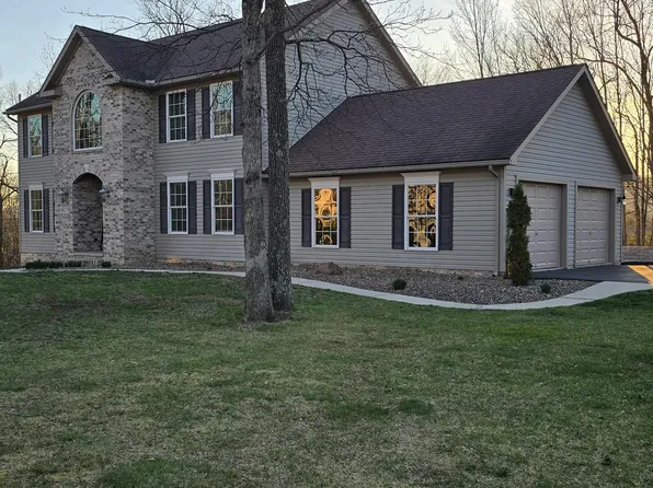 579 Colonial Heights Dr, Fort Ashby, WV 26719