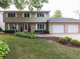 917 E Kramer Ln, Appleton, WI 54915