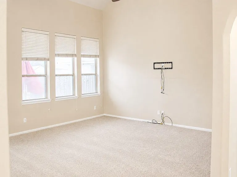 2814 Silver Bend Ln — Photo 13