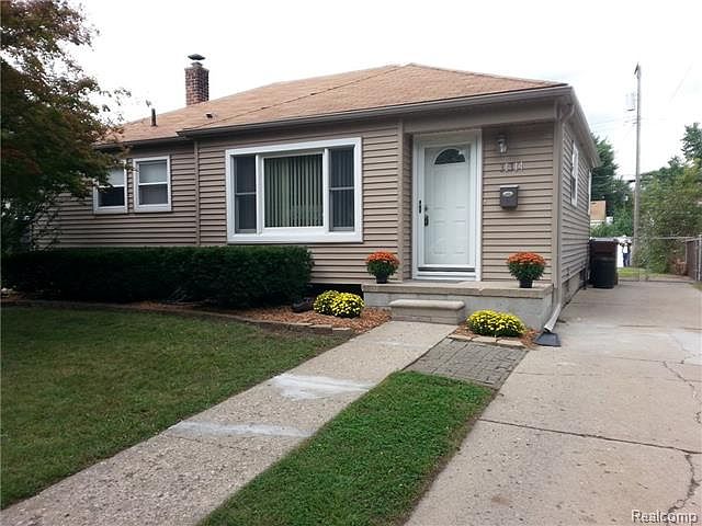 1st image of 31314 Florence St