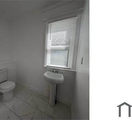 2220 Helen St — Photo 10