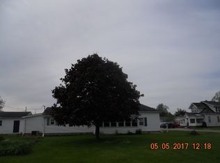 61 N Oak St, Rosedale, IN 47874