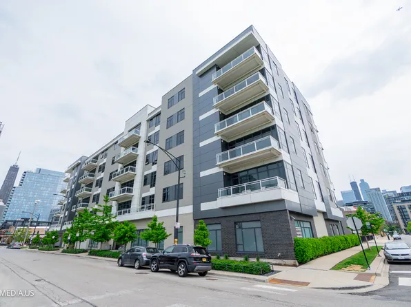 367 W Locust St Unit 202, Chicago, IL 60610