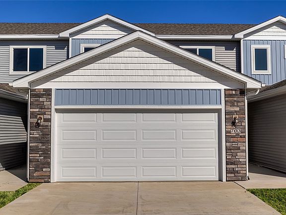 2nd image of 254 NW Greenway Pl