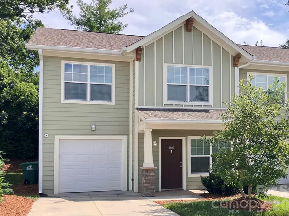 1017 Baldwin Commons Dr, Arden, NC 28704