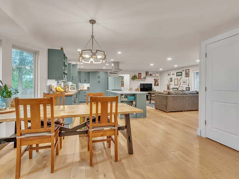 3163 S Boston Ct — Photo 6