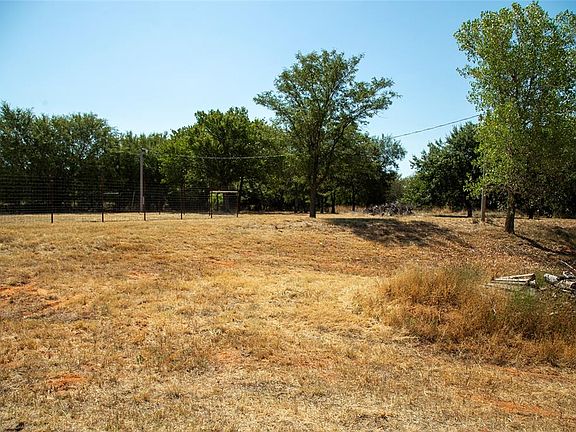5th image of 3802 N Goodrich Rd