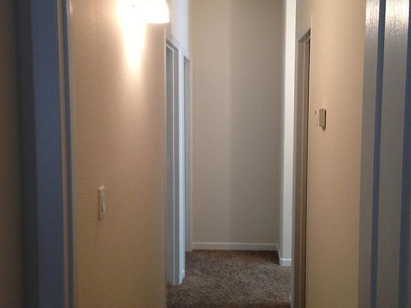 Hallway to all 3 bedrooms