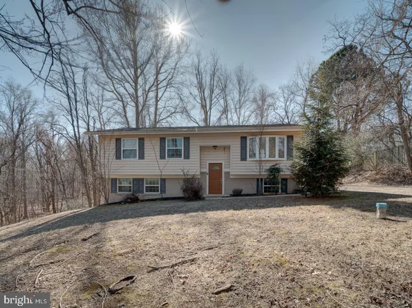 8415 Warren Dr, Pomfret, MD 20675