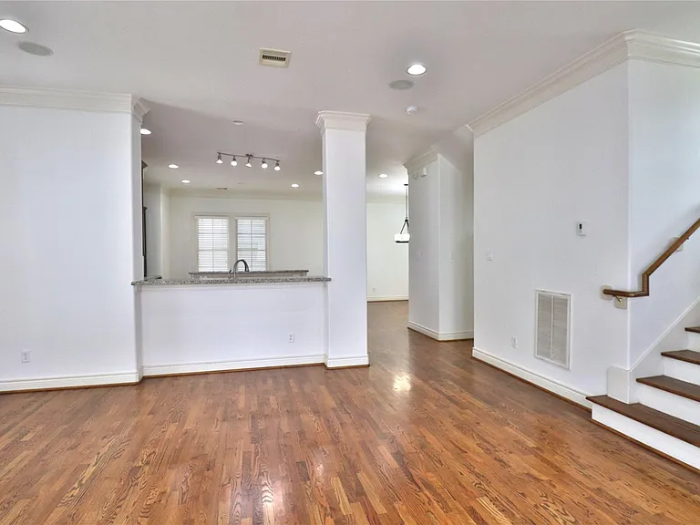 3257 Maxroy St — Photo 17