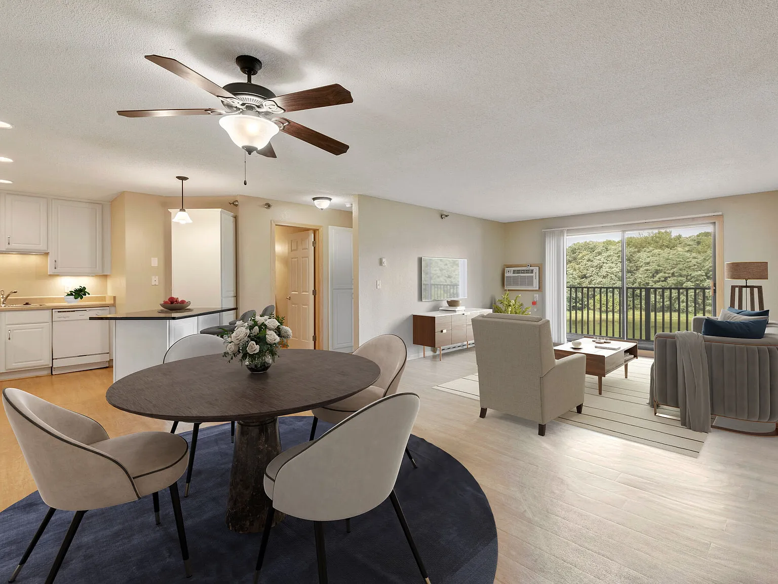 Lakewood Hills Apartments — Photo 4