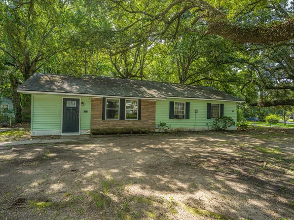 2881 Charlene Dr, North Charleston, SC 29405