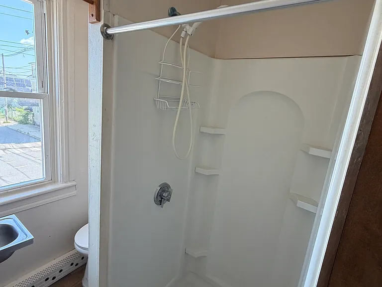 192 Douglas Ave #2 — Photo 3