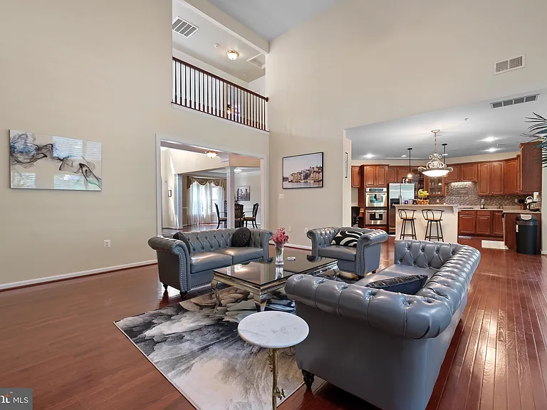11810 Tregiovo Pl — Photo 14