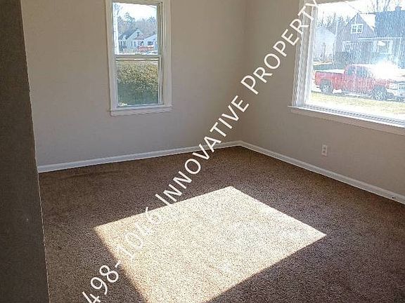 3rd image of 612 W Marengo Ave