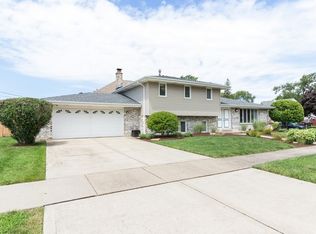 5901 W 88th St, Oak Lawn, IL 60453