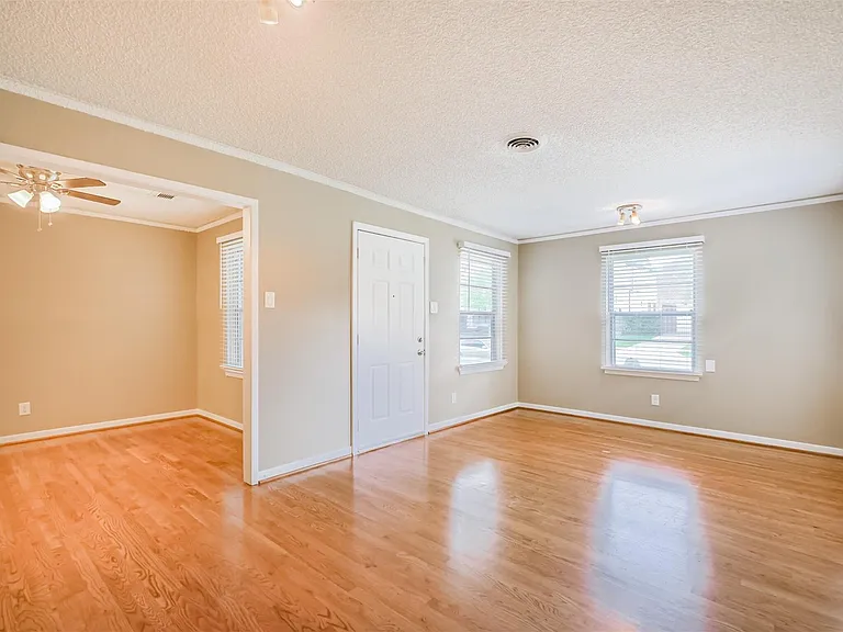 4613 Braeburn Dr — Photo 7
