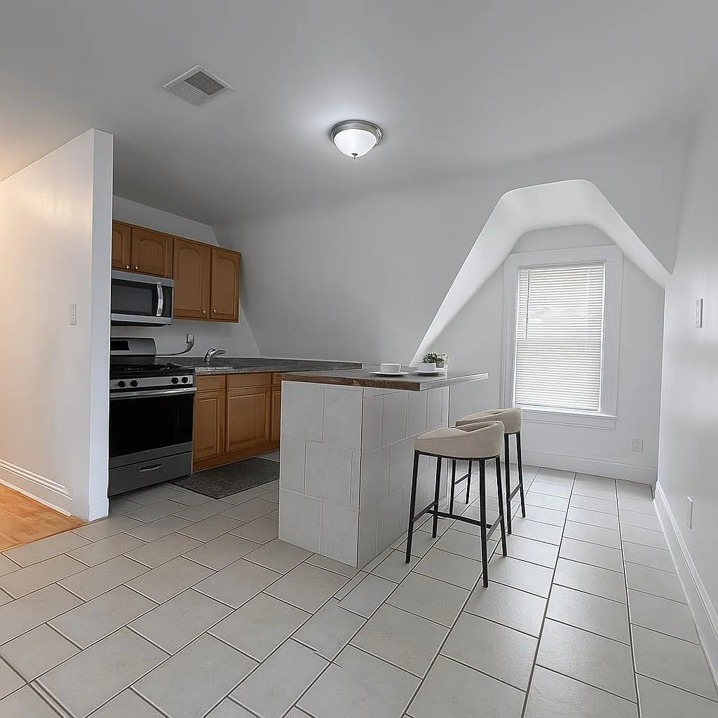 3 bed, 1.0 bath, $2,350 — Photo 2